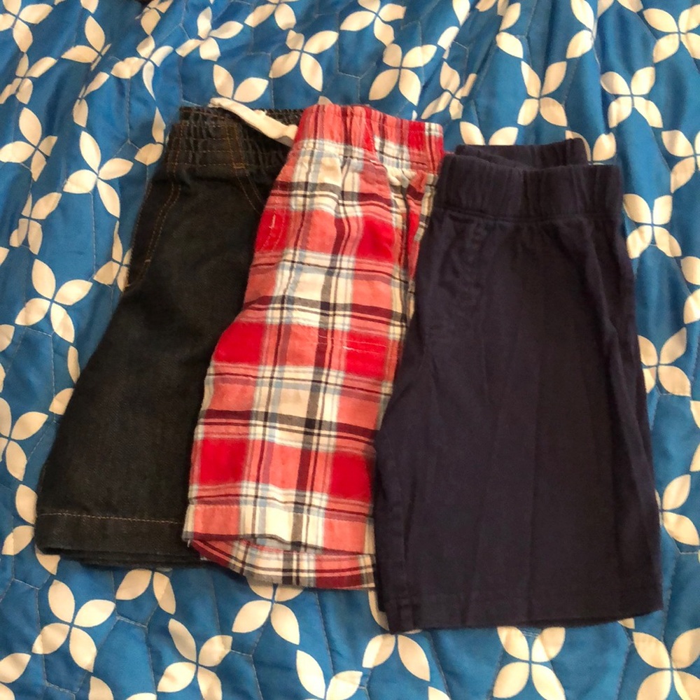3 pairs size 4T shorts